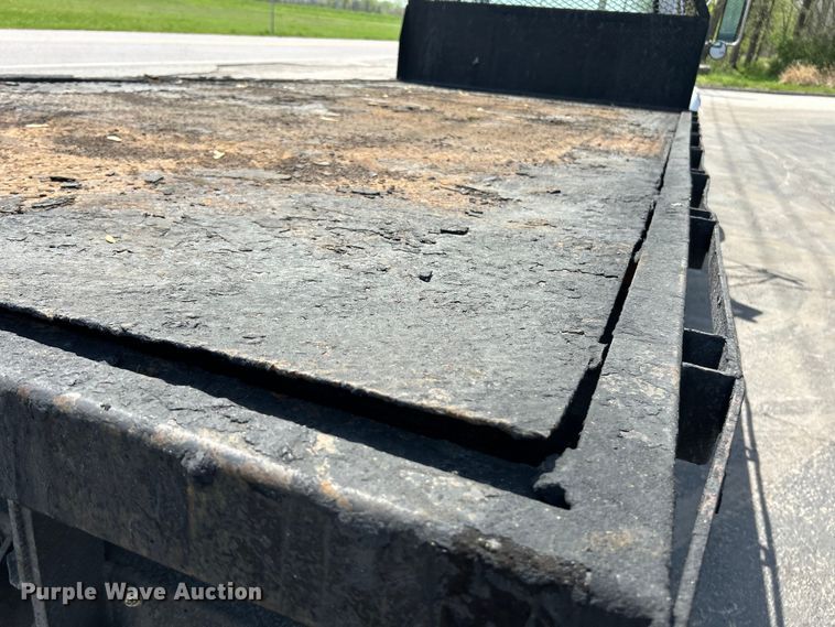 image for item EK4512 1998 Ford F Series flatbed truck