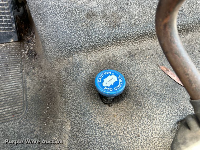 image for item EK4512 1998 Ford F Series flatbed truck