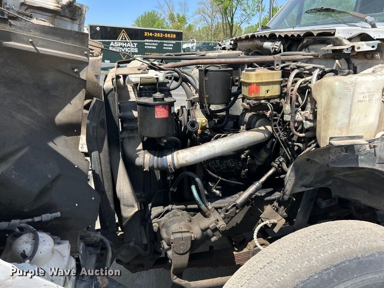 image for item EK4512 1998 Ford F Series flatbed truck