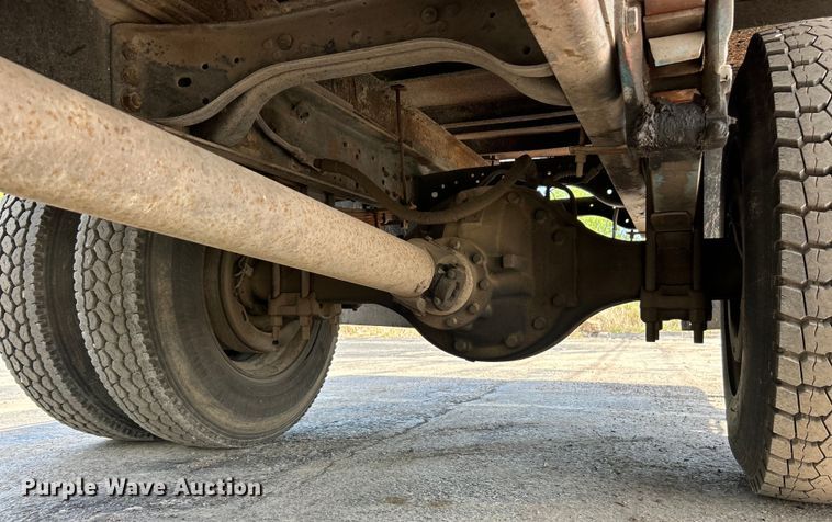 image for item EK4512 1998 Ford F Series flatbed truck