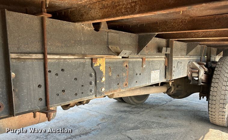 image for item EK4512 1998 Ford F Series flatbed truck