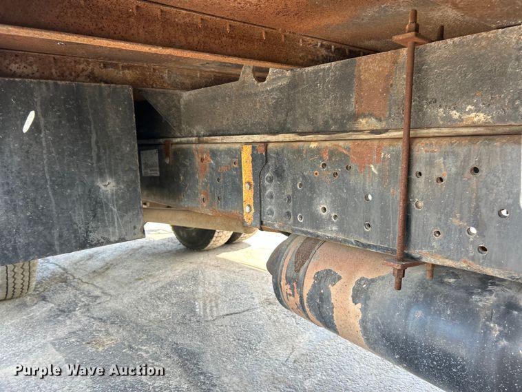 image for item EK4512 1998 Ford F Series flatbed truck