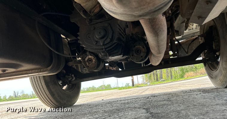 image for item EK4512 1998 Ford F Series flatbed truck