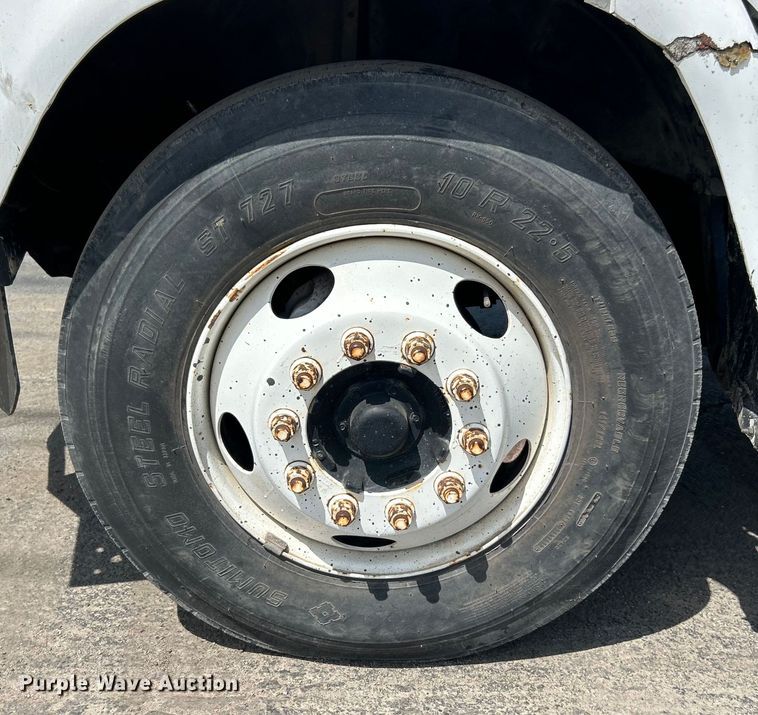 image for item EK4512 1998 Ford F Series flatbed truck