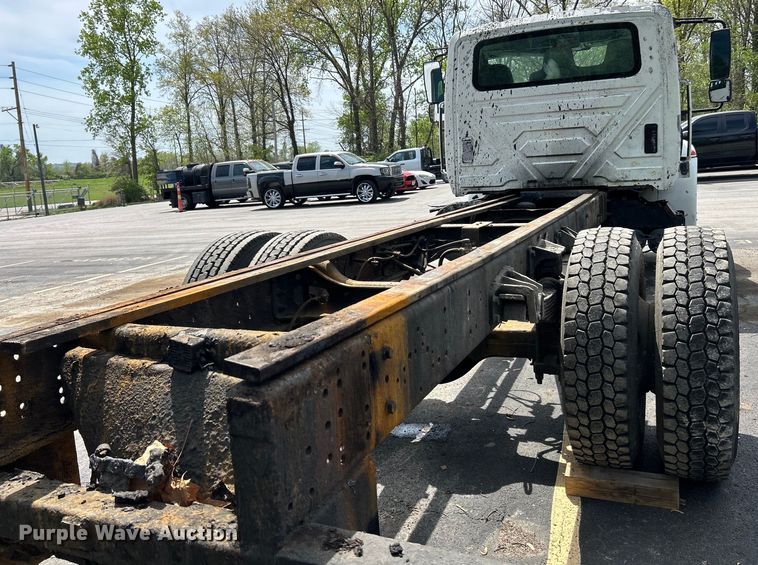 image for item EK4515 2003 International 4300 SBA truck cab and chassis