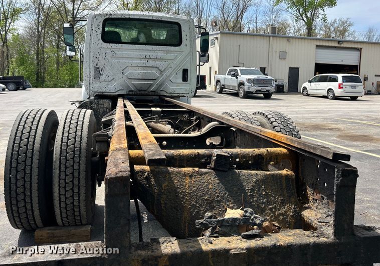 image for item EK4515 2003 International 4300 SBA truck cab and chassis