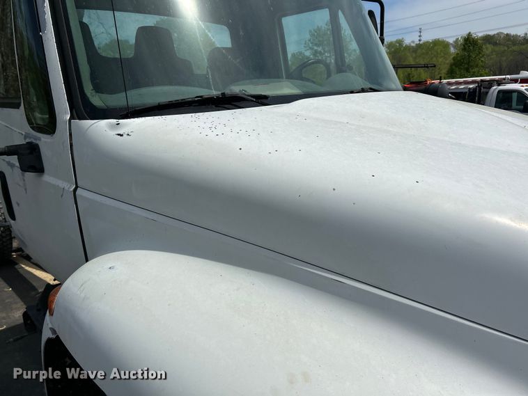 image for item EK4515 2003 International 4300 SBA truck cab and chassis