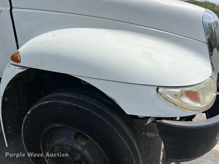 image for item EK4515 2003 International 4300 SBA truck cab and chassis