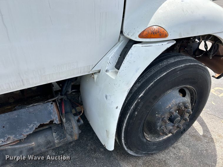 image for item EK4515 2003 International 4300 SBA truck cab and chassis