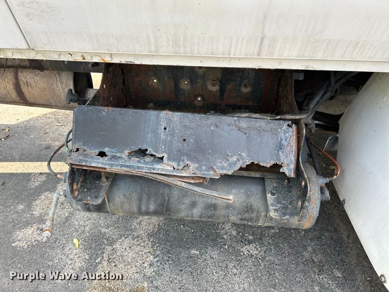 image for item EK4515 2003 International 4300 SBA truck cab and chassis