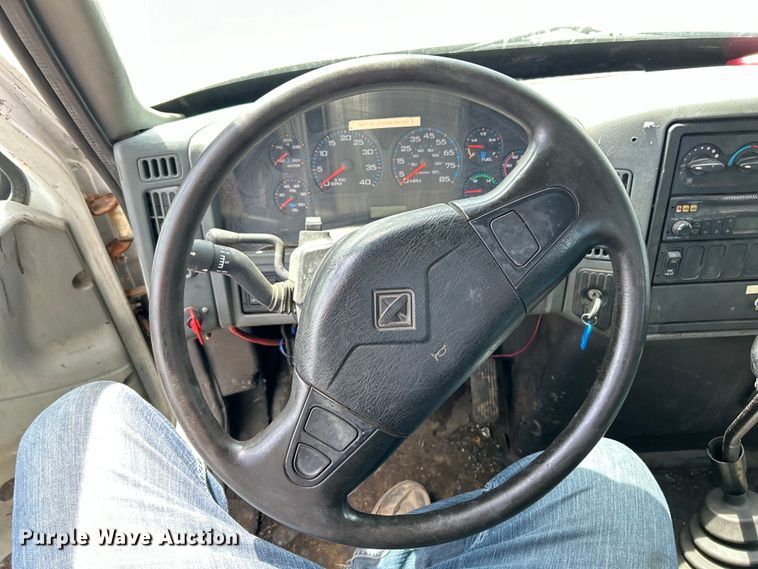 image for item EK4515 2003 International 4300 SBA truck cab and chassis