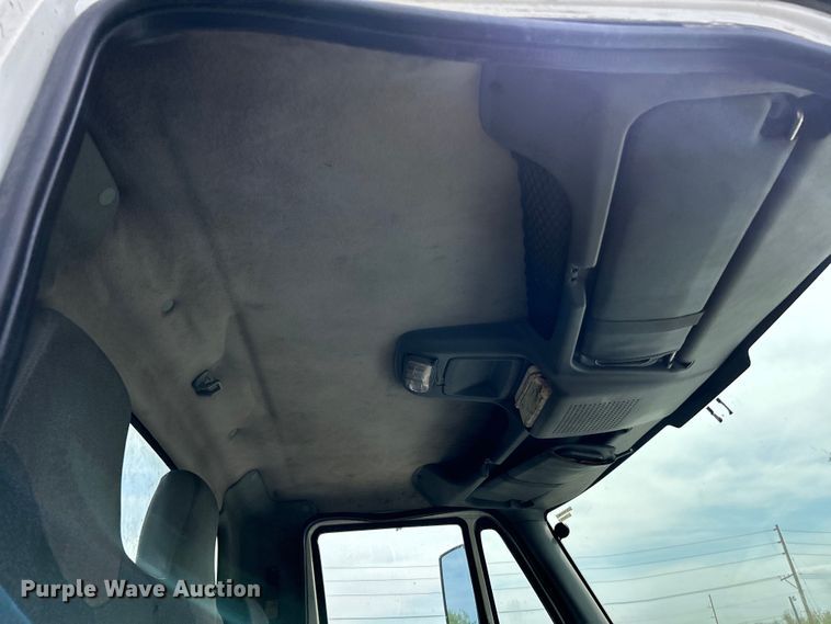 image for item EK4515 2003 International 4300 SBA truck cab and chassis