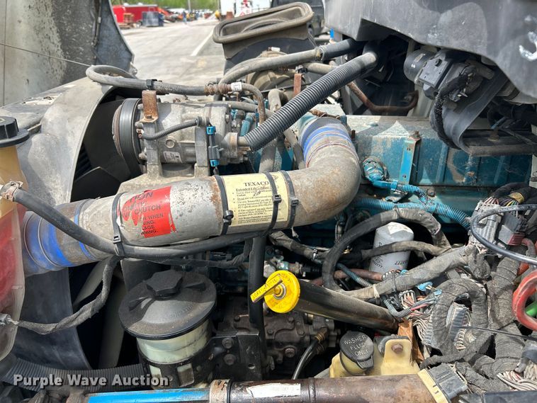 image for item EK4515 2003 International 4300 SBA truck cab and chassis