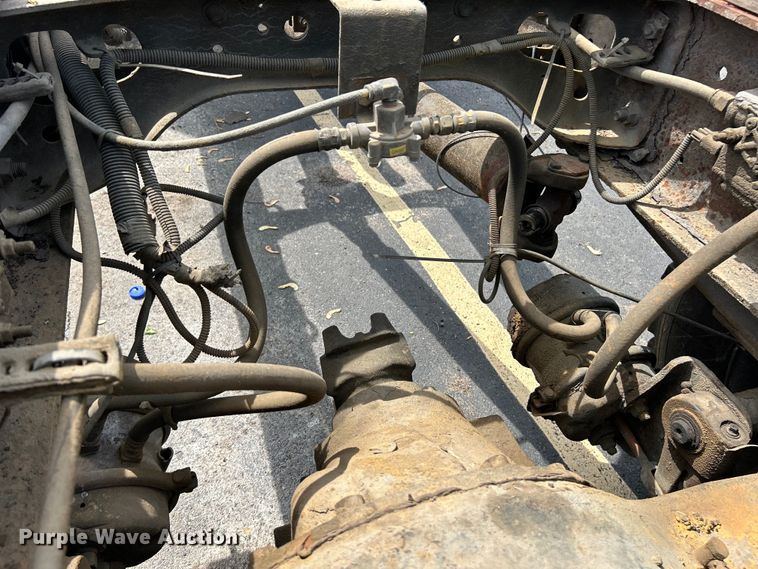 image for item EK4515 2003 International 4300 SBA truck cab and chassis