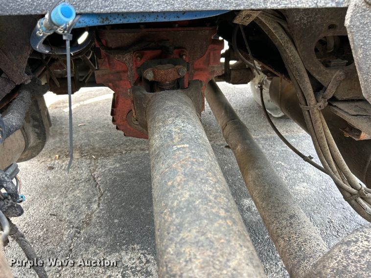 image for item EK4515 2003 International 4300 SBA truck cab and chassis