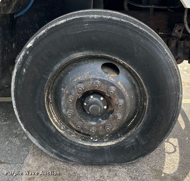 image for item EK4515 2003 International 4300 SBA truck cab and chassis