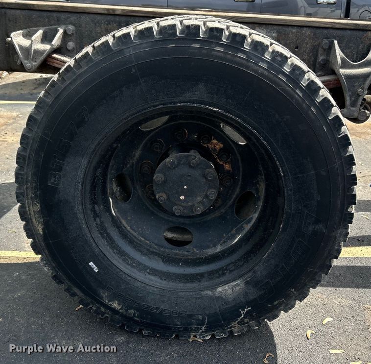 image for item EK4515 2003 International 4300 SBA truck cab and chassis