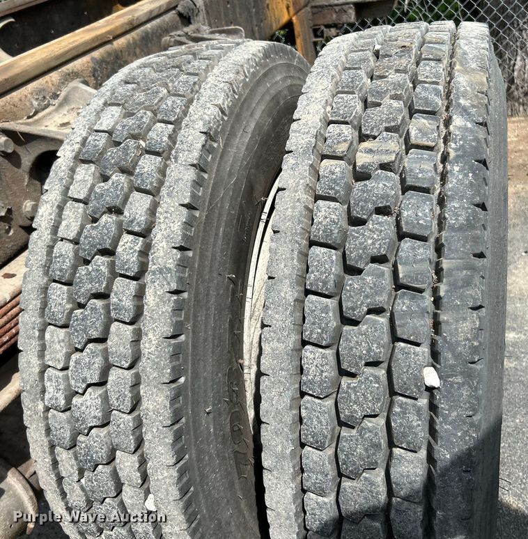 image for item EK4515 2003 International 4300 SBA truck cab and chassis