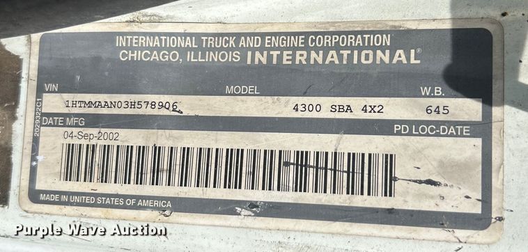 image for item EK4515 2003 International 4300 SBA truck cab and chassis