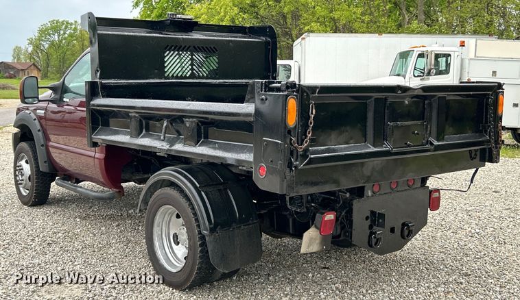 image for item EK4560 2005 Ford F550 Super Duty XLT dump truck