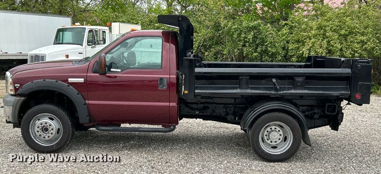 image for item EK4560 2005 Ford F550 Super Duty XLT dump truck