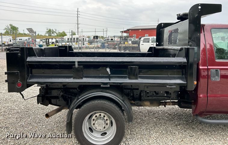 image for item EK4560 2005 Ford F550 Super Duty XLT dump truck