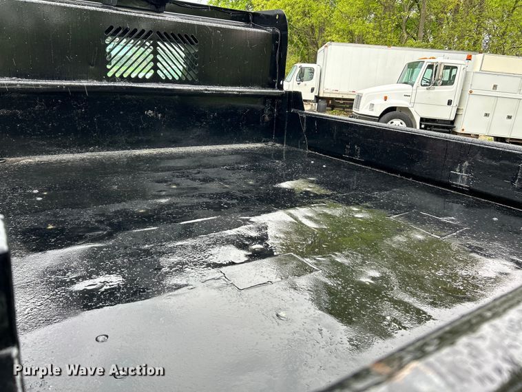 image for item EK4560 2005 Ford F550 Super Duty XLT dump truck