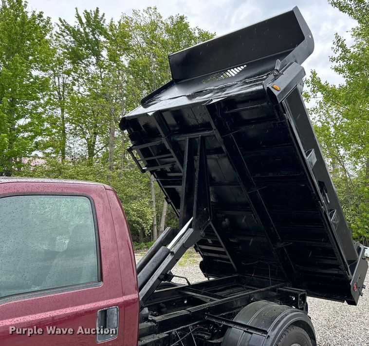 image for item EK4560 2005 Ford F550 Super Duty XLT dump truck