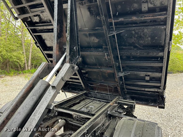 image for item EK4560 2005 Ford F550 Super Duty XLT dump truck