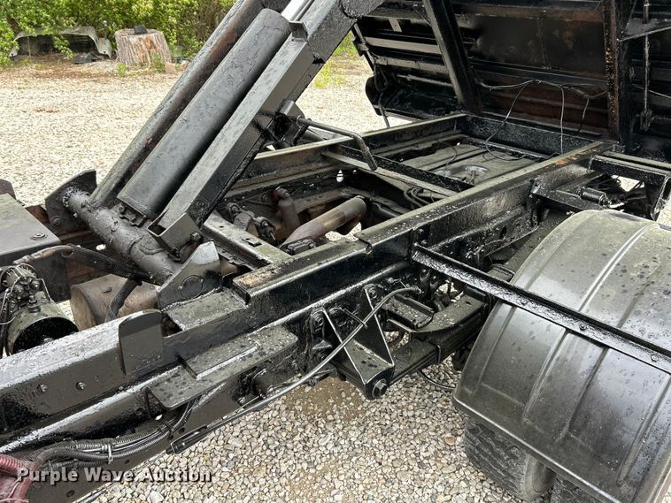 image for item EK4560 2005 Ford F550 Super Duty XLT dump truck