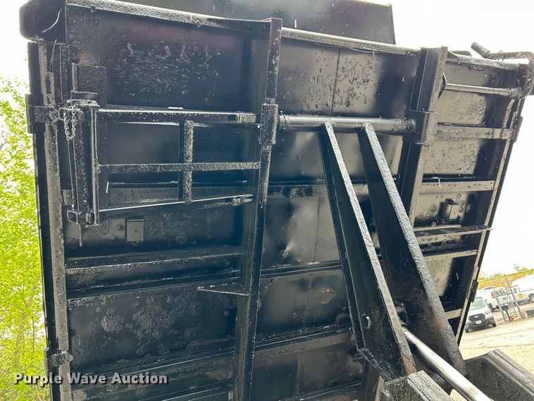 image for item EK4560 2005 Ford F550 Super Duty XLT dump truck