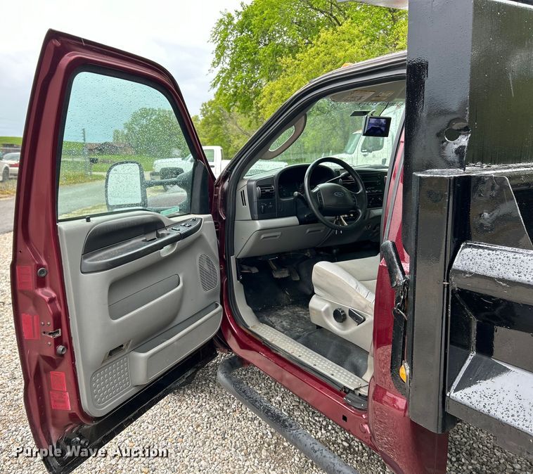 image for item EK4560 2005 Ford F550 Super Duty XLT dump truck