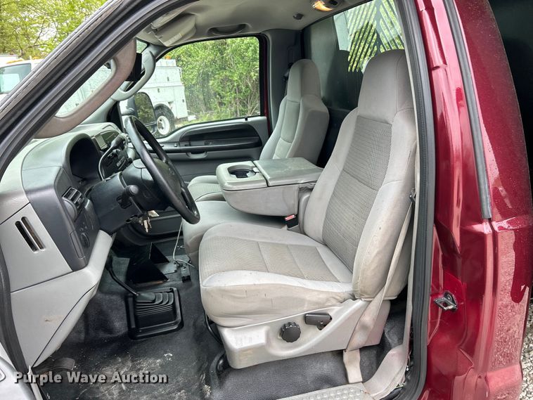 image for item EK4560 2005 Ford F550 Super Duty XLT dump truck