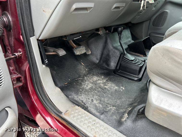 image for item EK4560 2005 Ford F550 Super Duty XLT dump truck