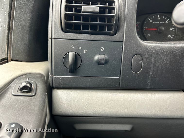 image for item EK4560 2005 Ford F550 Super Duty XLT dump truck