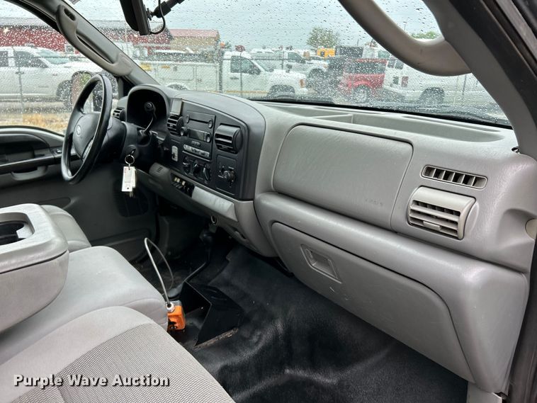 image for item EK4560 2005 Ford F550 Super Duty XLT dump truck