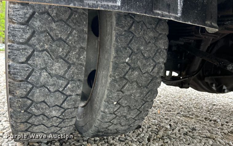 image for item EK4560 2005 Ford F550 Super Duty XLT dump truck