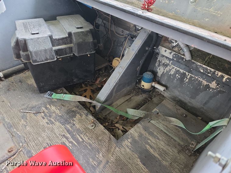 image for item EK5844 1984 Sea Nymph boat