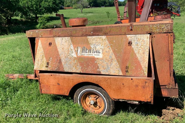 image for item KX9986 John Deere D01850P air compressor