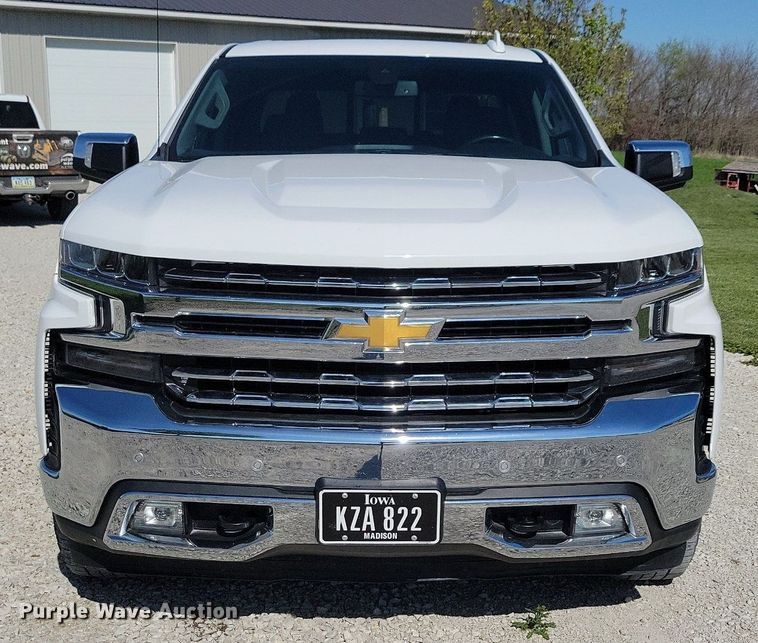 image for item LC9508 2020 Chevrolet Silverado 1500 Crew Cab pickup truck