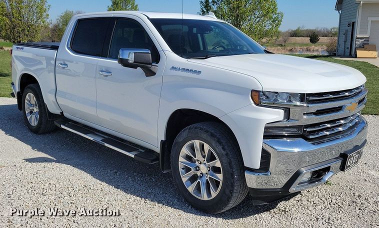 image for item LC9508 2020 Chevrolet Silverado 1500 Crew Cab pickup truck