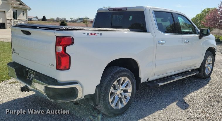 image for item LC9508 2020 Chevrolet Silverado 1500 Crew Cab pickup truck