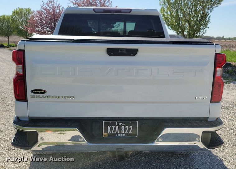 image for item LC9508 2020 Chevrolet Silverado 1500 Crew Cab pickup truck