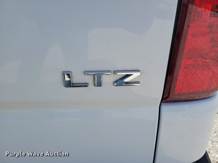 image for item LC9508 2020 Chevrolet Silverado 1500 Crew Cab pickup truck