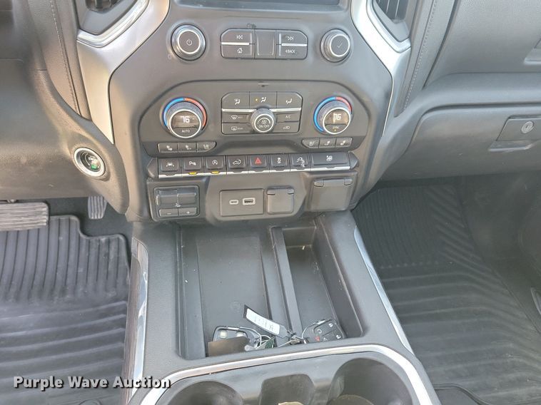 image for item LC9508 2020 Chevrolet Silverado 1500 Crew Cab pickup truck