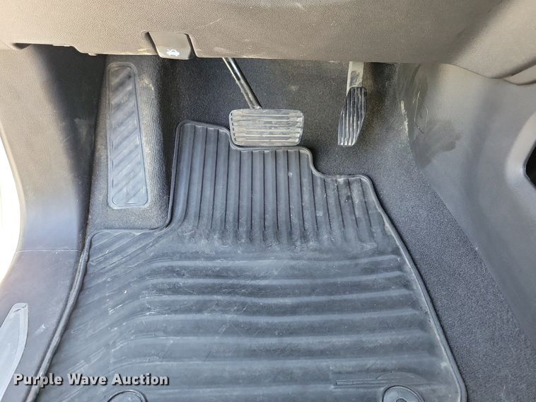 image for item LC9508 2020 Chevrolet Silverado 1500 Crew Cab pickup truck