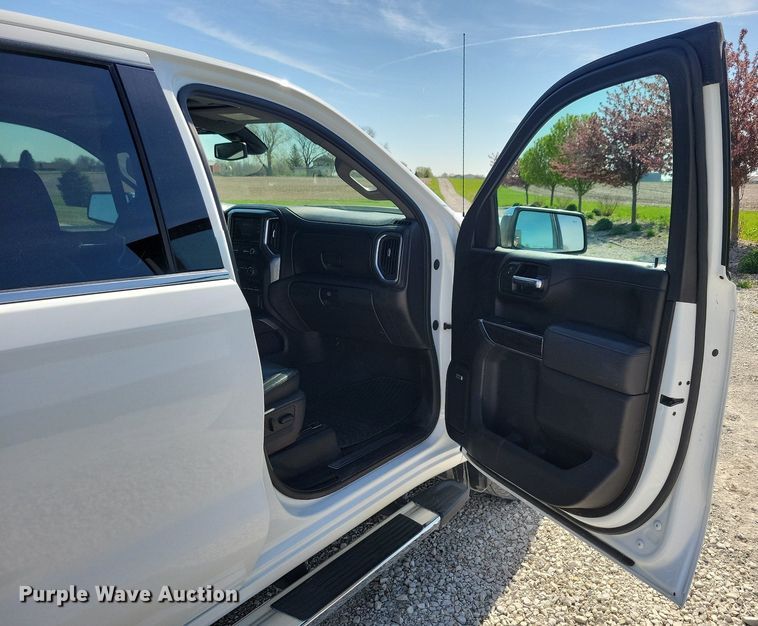 image for item LC9508 2020 Chevrolet Silverado 1500 Crew Cab pickup truck