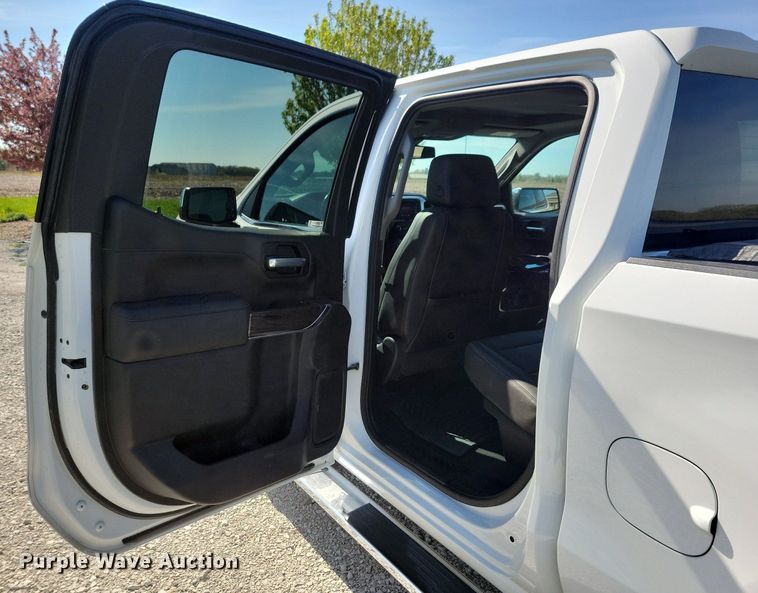 image for item LC9508 2020 Chevrolet Silverado 1500 Crew Cab pickup truck