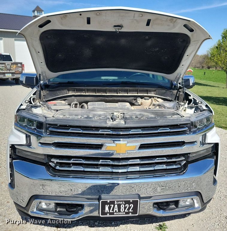 image for item LC9508 2020 Chevrolet Silverado 1500 Crew Cab pickup truck
