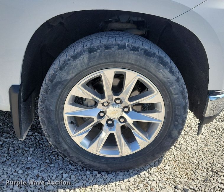 image for item LC9508 2020 Chevrolet Silverado 1500 Crew Cab pickup truck